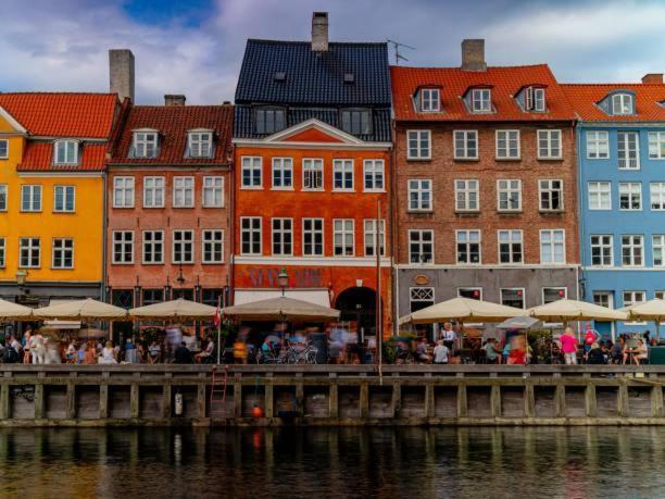 Location - Steps From Tivoli & Nyhavn Apartment *
